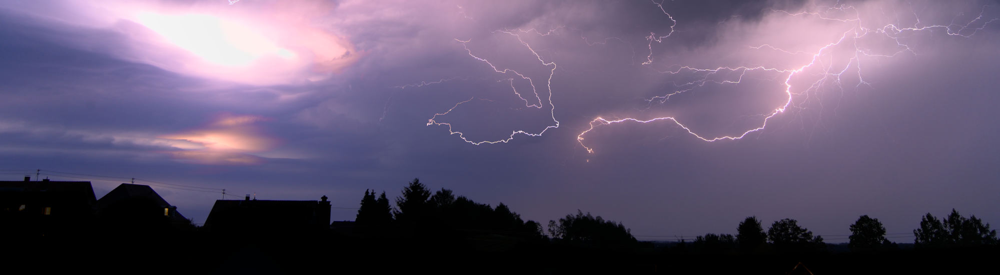 Starkes Gewitter im Nordschwarzwald. Sony Alpha 7 iii mit SEL24F18F.